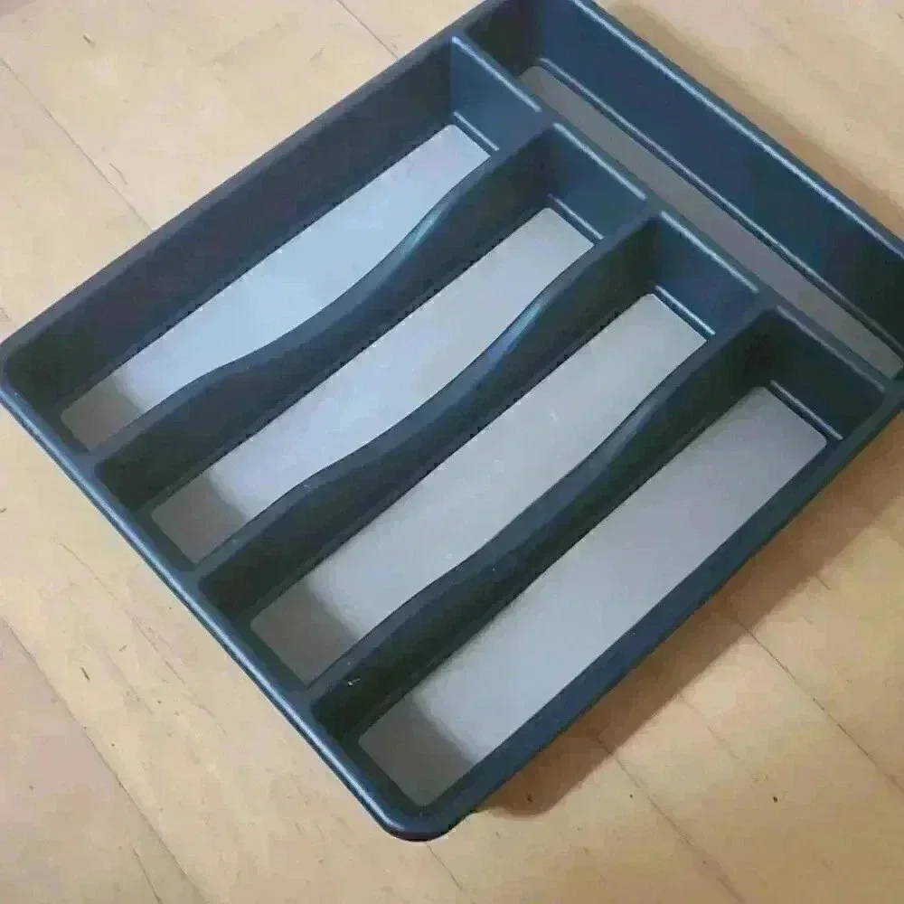 Silverware organizer tray non slip